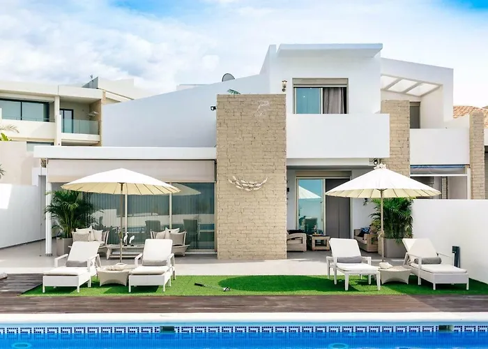 Villa White Whale